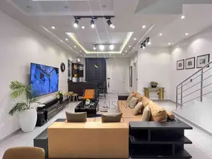 Luxury Waterfront 4-Bedroom Duplex