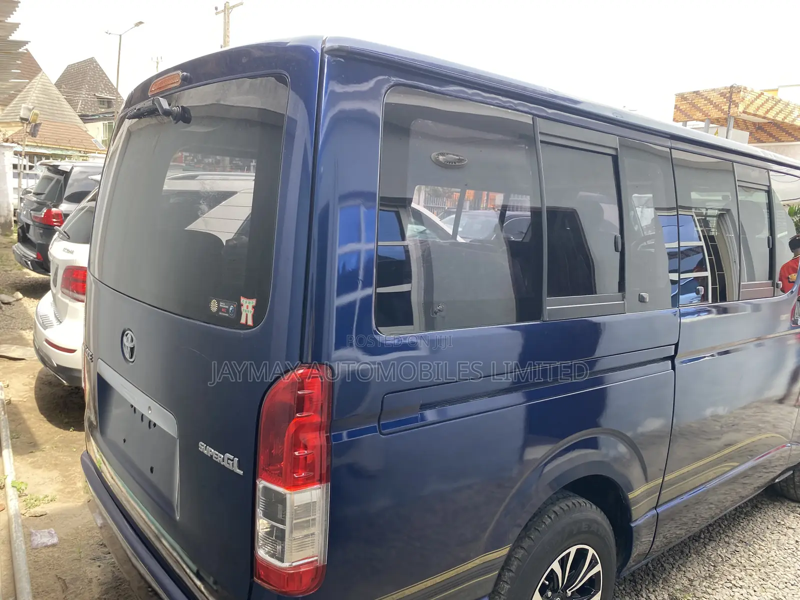 Toyota HiAce 2012 Blue