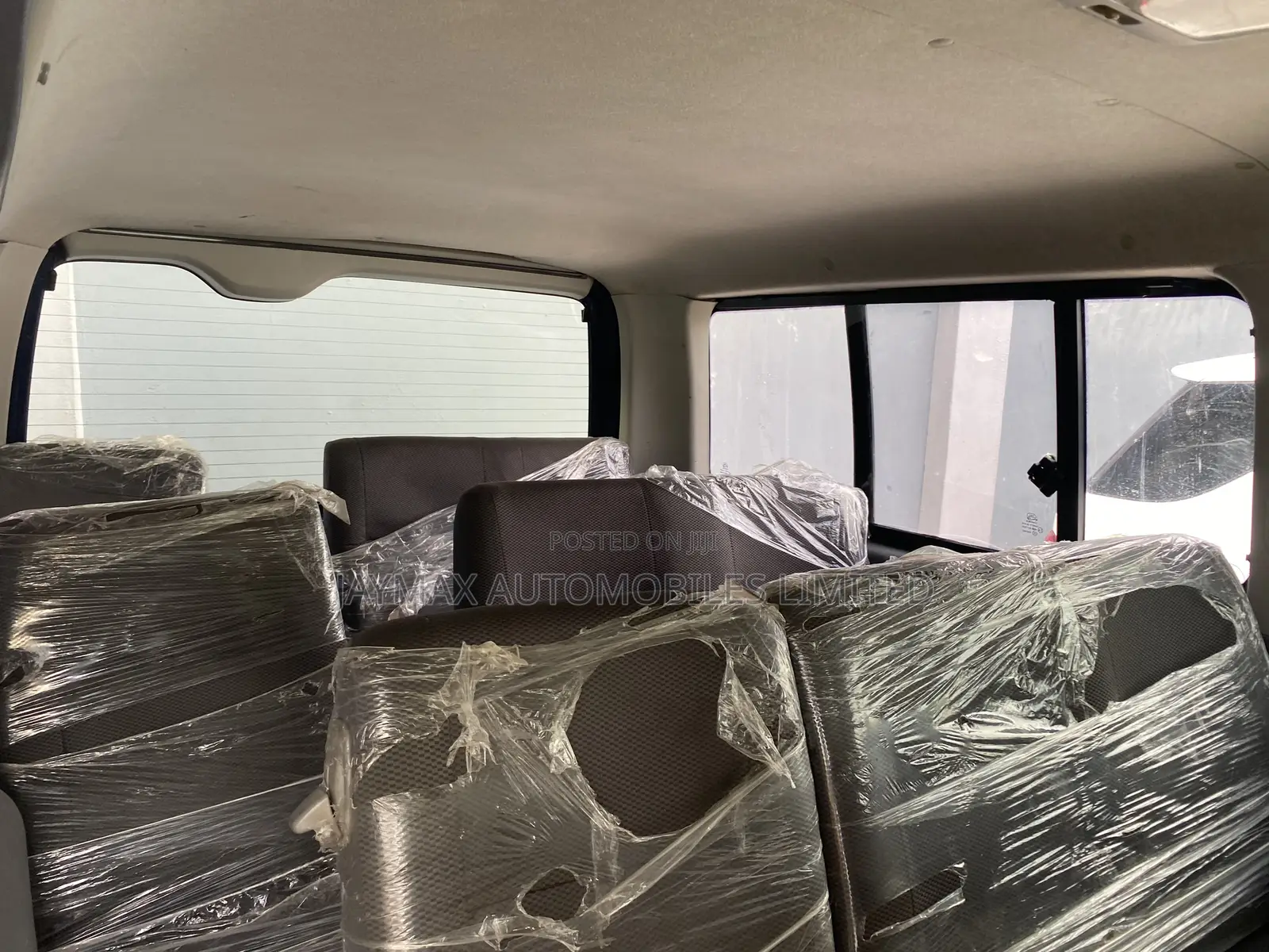Toyota HiAce 2012 Blue