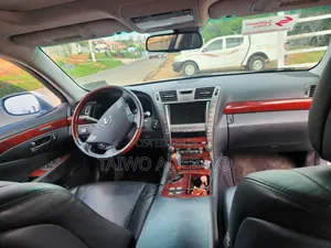 Lexus LS 460 AWD 2010 Silver
