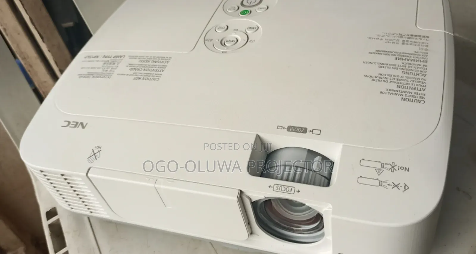 White Nec Hdmi/Computer Projector