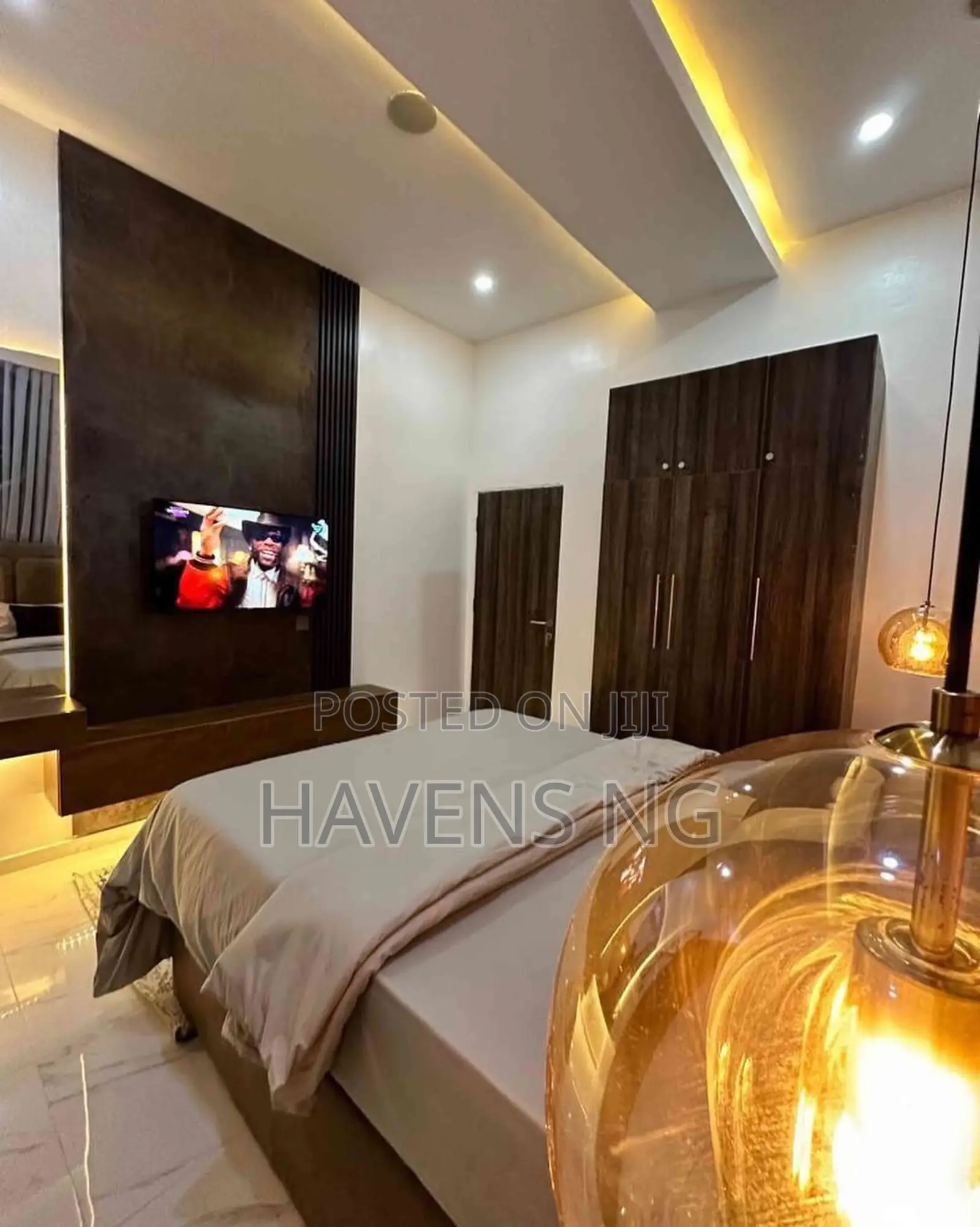 Luxury 4-Bedroom Self Compound for Short/Long Stay