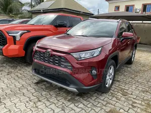 Toyota RAV4 2022 Red