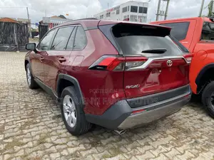 Toyota RAV4 2022 Red