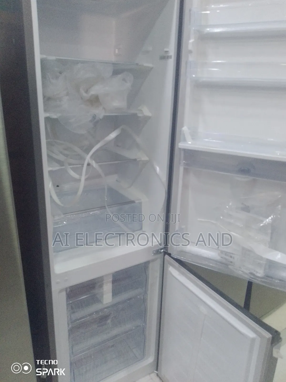 Hisense Refrigerator Down Freezer With Water Dispenser