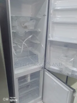 Hisense Refrigerator Down Freezer With Water Dispenser