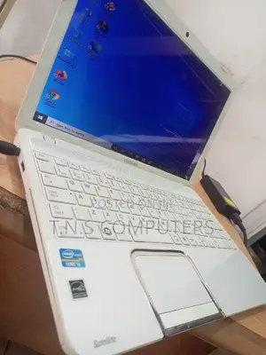 Laptop Toshiba Satellite L850 4GB Intel Core I3 HDD 320GB