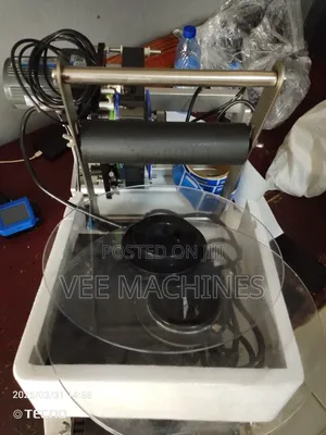 Round Bottle Labeling Machine