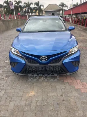 Toyota Camry SE (2.5L 4cyl 8A) 2019 Blue