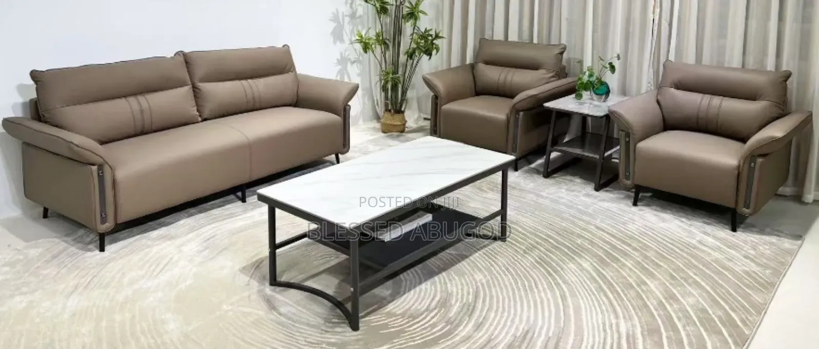 Executive Cushion Chair With Center Table