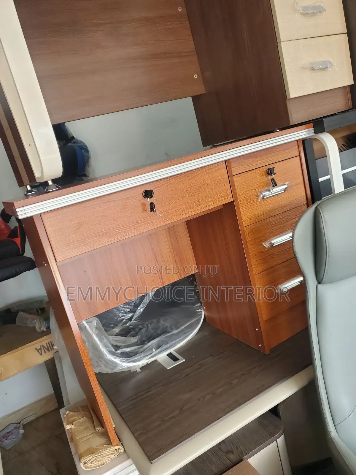 Office Unique Table 3ft