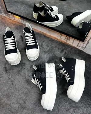 Cut Big Sole Black and White Owen Sneakers