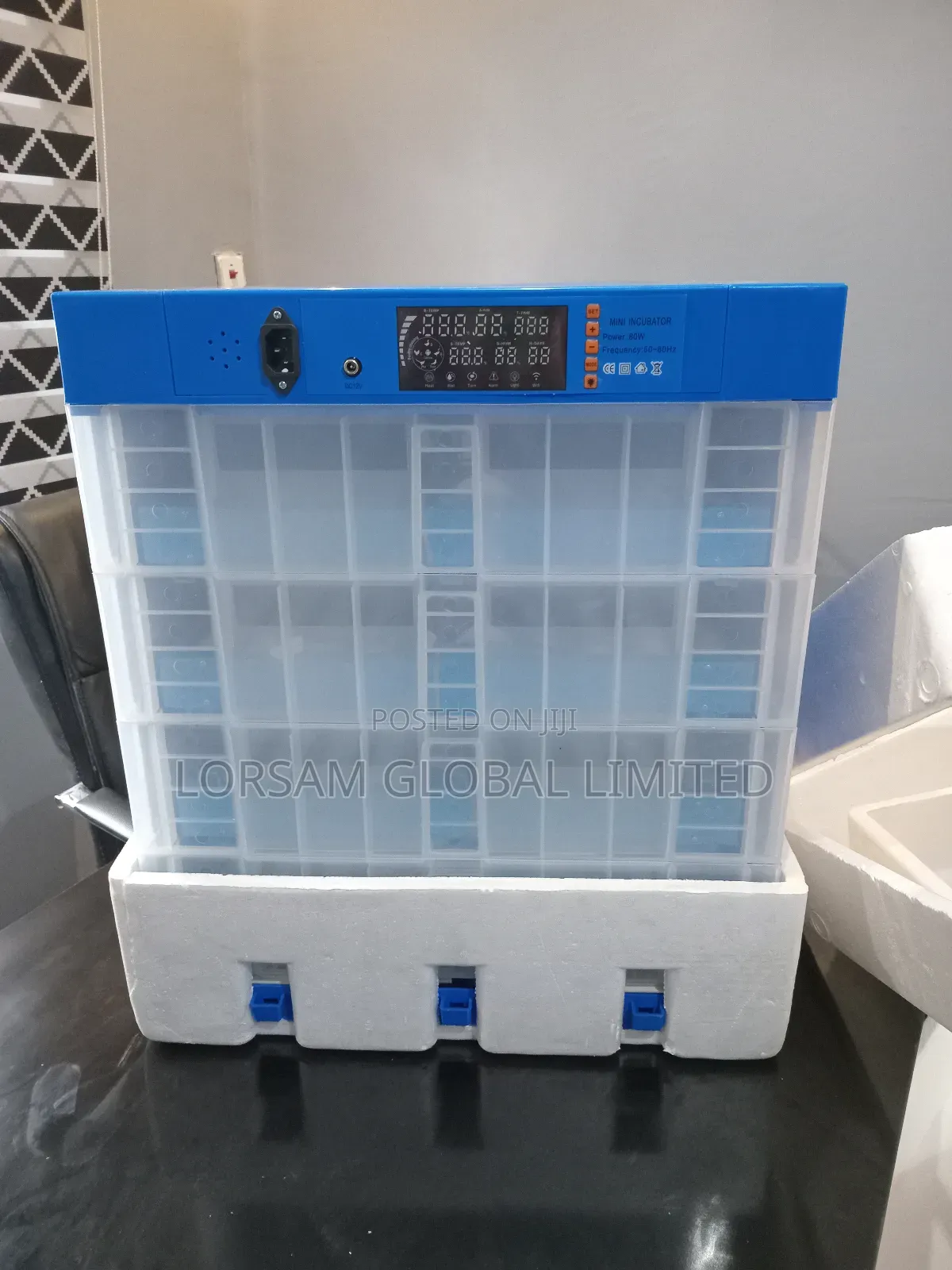 256 Eggs Capacity Incubator Machine