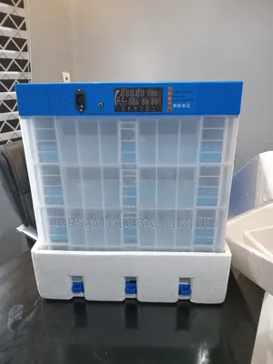 256 Eggs Capacity Incubator Machine