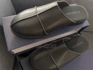 Photo - Half Shoe,Slide