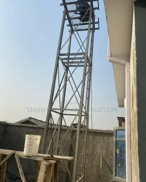 Overhead Oasis Stand