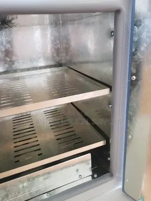 Thermostatic Incubator Microbiology