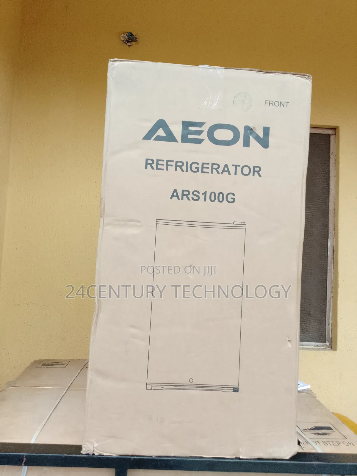 Sleek, Silent, and Efficient: Aeon Refrigerator Ars100g 90l"