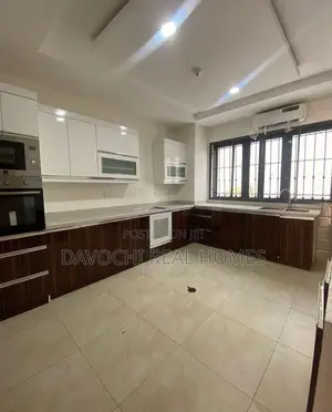 4bdrm Duplex in Banana Island for rent
