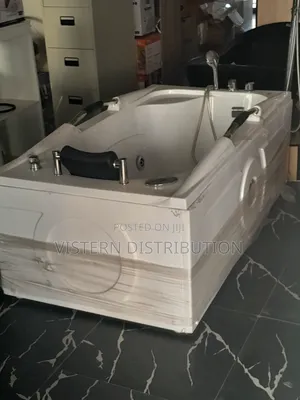 White Single Jacuzzi