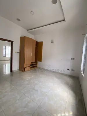 Studio Apartment in Osapa London for rent