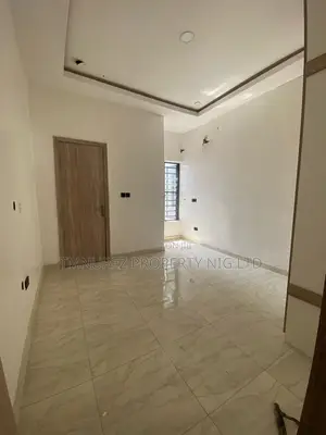 Studio Apartment in Royal Pine, Chevron for rent