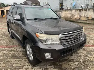 Toyota Land Cruiser 4.5 V8 DLX 2013 Gray