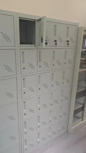Metal 24 Doors Lockers