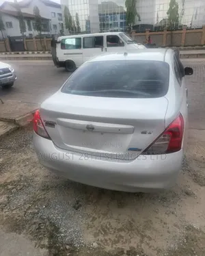Nissan Versa 2014 Silver
