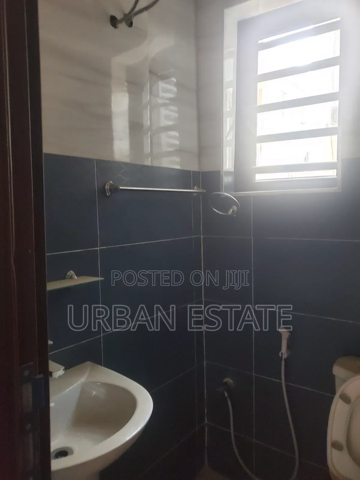 3bdrm Apartment in Shonibare for rent