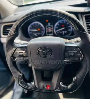 Photo - Lastest Steering Wheel for Toyota Land Cruiser 2025 Model