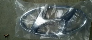 Hyundai Santa Fe Front Grille Log