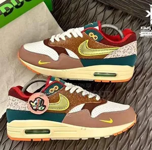Photo - Nike Sneaker Brown Color