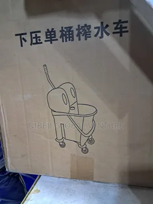 Strong Mopping Bucket