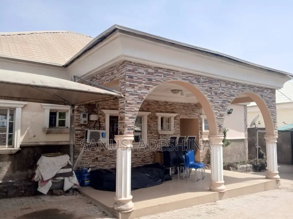 3bdrm Bungalow in Gwarimpa Extension, Gwarinpa for sale