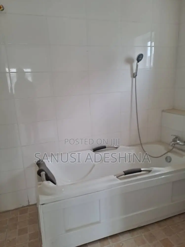 3bdrm Bungalow in Gwarimpa Extension, Gwarinpa for sale