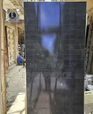 600watts Black Frame Jinko Panels