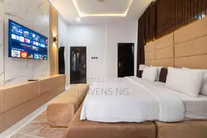 Luxury 2-Bedroom Apartment Off Freedom Way With Pool Gym