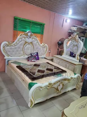 Executive Royal Mattress With Console Mirror