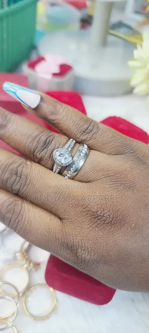 Fullstone Silver Titanium Wedding Set