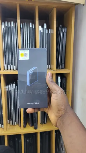 New Samsung Galaxy Z Flip6 512 GB Gray