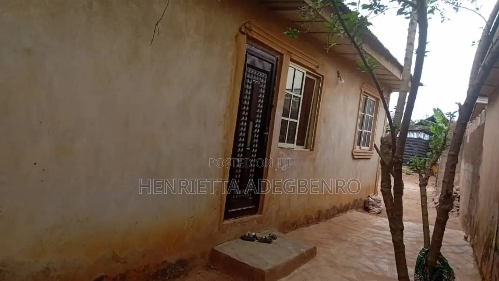 5bdrm Bungalow in Hilltop Estate, Ikorodu for sale