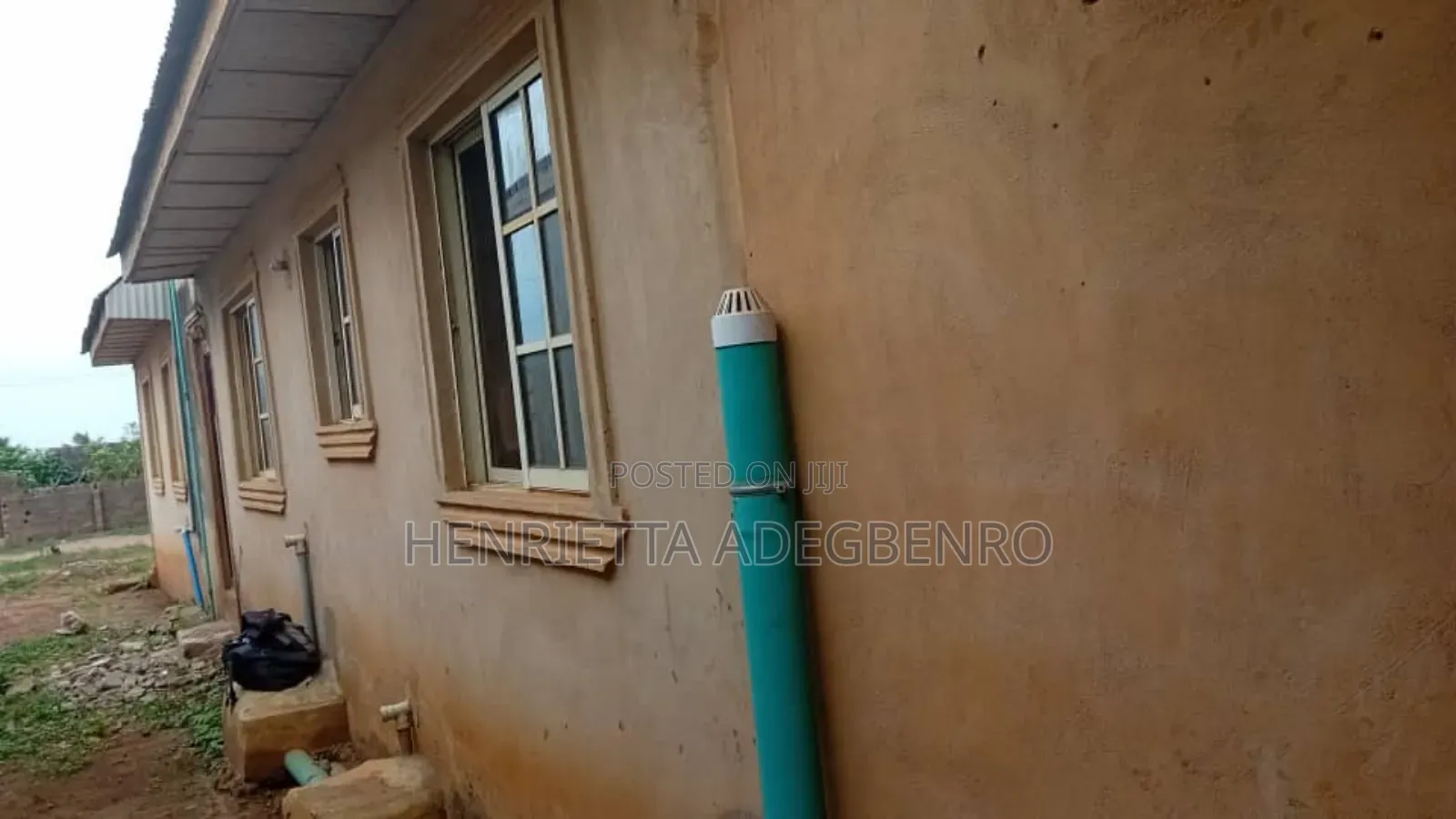 5bdrm Bungalow in Hilltop Estate, Ikorodu for sale