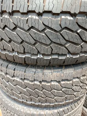 285/65/18 Donlop Tire