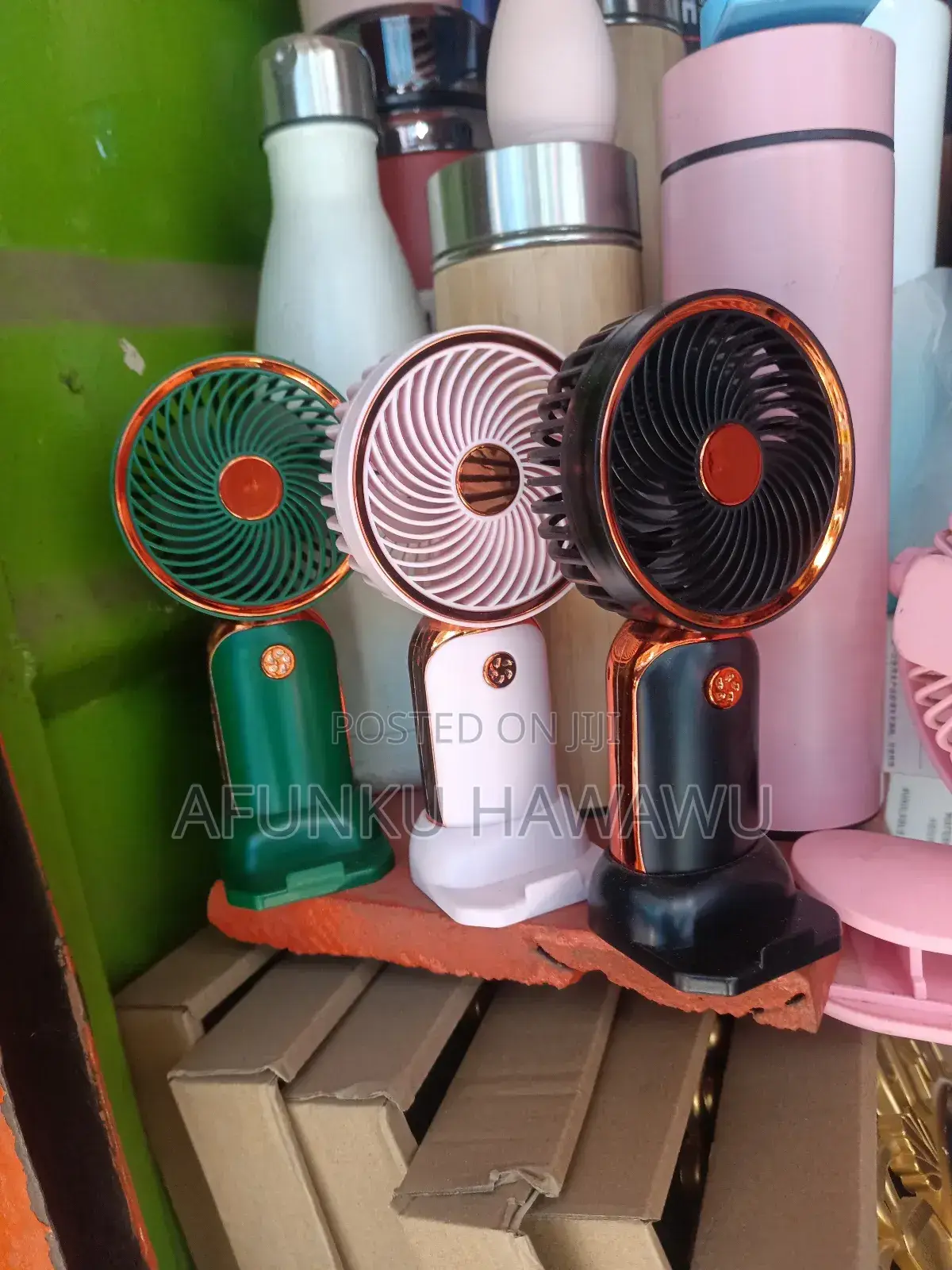 Digital View Hand Fan