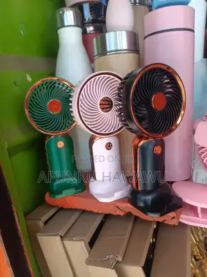 Digital View Hand Fan