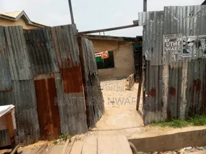 Photo - 10bdrm House in Dopemu, Agege for sale