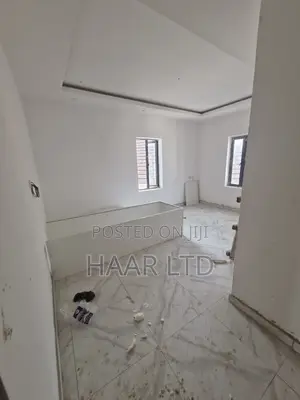 2bdrm Penthouse in Ikota for sale