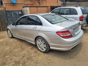 Mercedes-Benz C300 Luxury Sedan RWD (3.0L 6cyl 7A) 2009 Silver