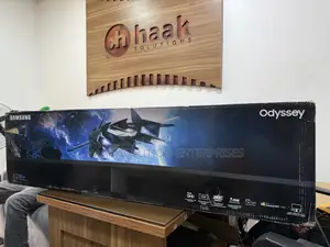 Photo - Samsung Odyssey G9 49”